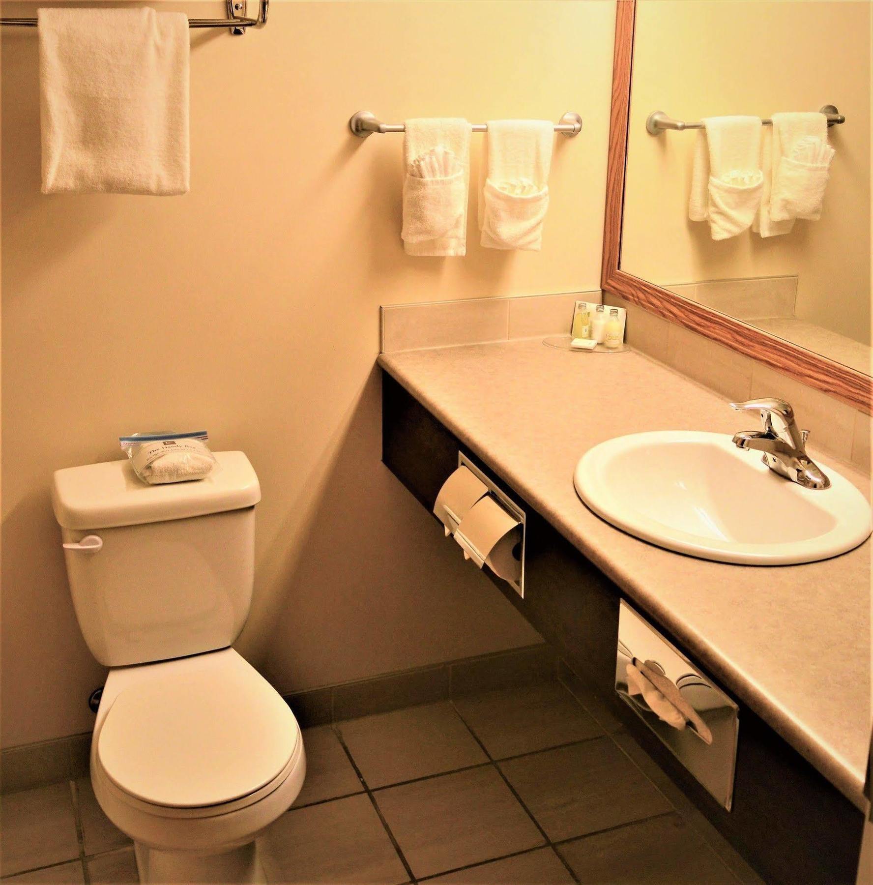 Sigma Inn & Suites Hudson'S Hope Hudsons Hope Ngoại thất bức ảnh